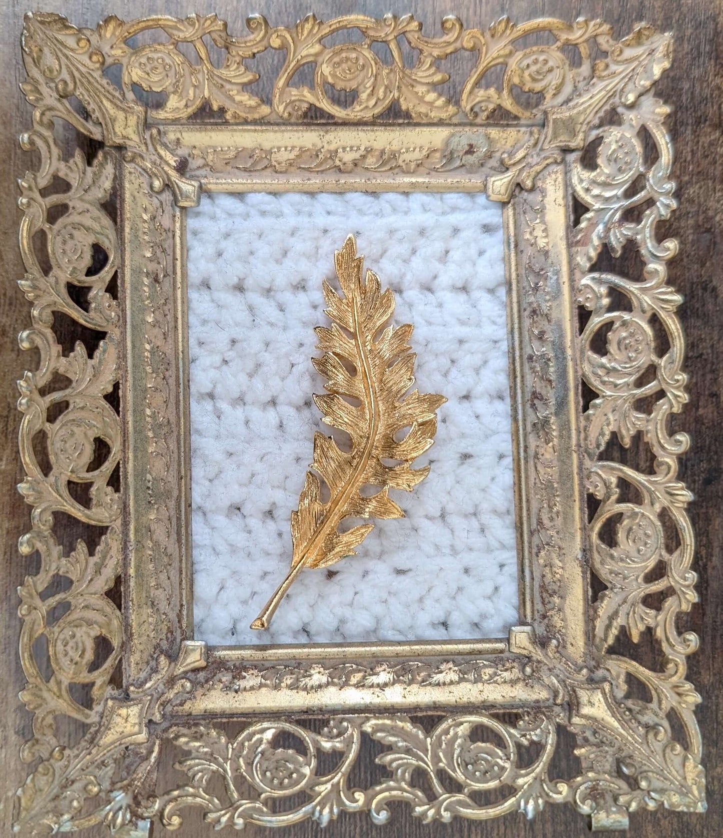 Vintage Gold Toned Leaf Brooch